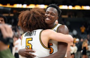 Missouri usa 2 buzinas para vencer Oklahoma por 88-87 no OT