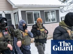 ‘Parece que estão sendo caçados’: cidadãos dos EUA e residentes legais relatam aumento no perfil racial pelo ICE US Immigration