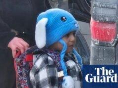 O que as fotos de um menino de cinco anos detido revelam sobre a dura repressão de Trump ao ICE ICE (US Immigration and Customs Enforcement)