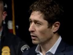 Prefeito de Minneapolis diz a Trump para ‘agir como um líder’ depois que agentes federais atiraram em homem