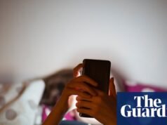 Os limites de tempo de tela para crianças não são mais suficientes, segundo novo relatório dos EUA