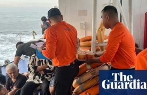 Um barco que transportava 350 pessoas virou nas Filipinas, matando 15 e dezenas de desaparecidos. Filipinas