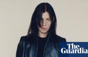 ‘Você quer dizer que eu namorei?’ A artista Anne Imhof em seu choque S&M Venice – e o show que abalou a arte e o design