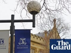 Professor que alegou que ativistas ‘negros’ estavam levando a faculdade de direito à ‘destruição’ para deixar a Universidade de Melbourne Universidade Australiana