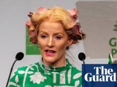 Os Verdes selecionam o ex-candidato a prefeito para concorrer nas eleições suplementares de Gorton e Denton. festa verde