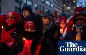 Em fotos – Enfermeiras de Nova York realizam marcha à luz de velas para Alex Pretty em meio à greve