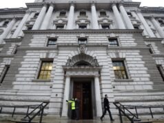 Os escritórios do Tesouro podem obter taxas comerciais à medida que os pubs aumentam as contas