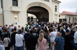 Tiroteio em Bondi Beach: Austrália faz pausa em homenagem a 15 vítimas de ataque horrível