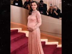Hailee Steinfeld chega ao tapete vermelho do Globo de Ouro pela primeira vez desde a notícia da gravidez