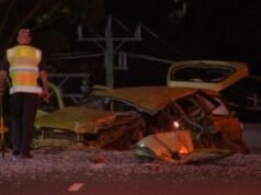 Dois mortos em acidente horrível na estrada suburbana de Melbourne