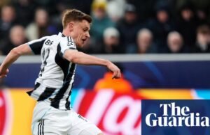 Barnes marcou numa vitória confortável sobre o PSV, mas o Newcastle perdeu para o Guimarães. Liga dos Campeões