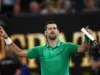 Djokovic avança para as quartas de final em Melbourne com derrota de Mensik