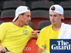 Churrasco, ballboys e laranjas: os grandes nomes do tênis australiano transmitem ‘forte tradição’ para a próxima geração do Australian Open 2026