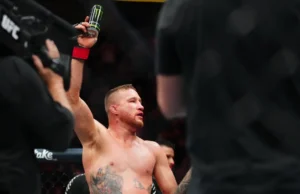 Mixed Martial Arts – Gaethje derrota Pimblett em brutal slugfest do UFC