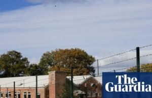 Temem-se protestos quando os primeiros requerentes de asilo chegam ao campo de East Sussex Imigração e asilo