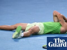 Carlos Alcaraz parte o coração de Zverev ao vencer épico em cinco sets depois de se recuperar de cólicas no Aberto da Austrália de 2026