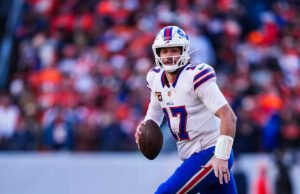 Bills QB Josh Allen pode precisar de procedimento no pé direito lesionado durante a entressafra