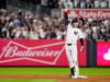 Os Yankees finalmente se reuniram com Cody Bellinger, mantendo o campo externo de Nova York intacto para outra corrida