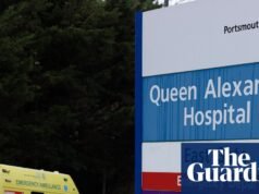 Médico legista pede mais orientação para doulas após morte de bebê em Hampshire | obstetrícia