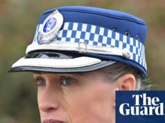 Amy Scott, a policial que confrontou a vítima de esfaqueamento em Bondi Junction, foi diagnosticada com câncer de mama “raro e agressivo”. Polícia e policiamento australiano