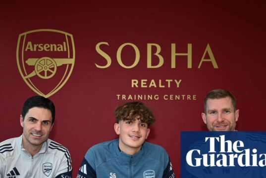 Arteta compara Max Dauman do Arsenal ao jovem Messi enquanto adolescente se compromete com o futuro arsenal