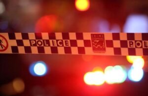 Idoso é preso após mulher morrer na casa de Vollert em Melbourne