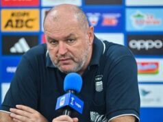 Persib anuncia Levin Kurzawa, Jordi revela bate-papo de John Herdman