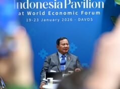 Fortalecendo a diplomacia de investimentos, Prabowo visita o pavilhão da Indonésia após participar do WEF 2026