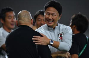 A poderosa seleção japonesa! Vencedor da Copa Asiática Sub-23 de 2026 após derrota da China, esta é a reação do técnico