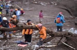 A equipe SAR continua a busca por 65 vítimas desaparecidas do deslizamento de terra de Sisarua, West Bandung