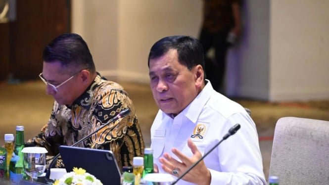 697cbd8e9fdc4-wakil-ketua-komisi-vi-dpr-ri-nurdin-halid_665_374.jpg