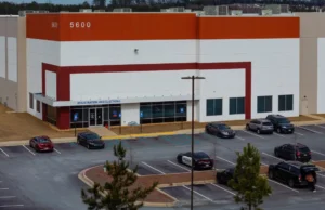 Partido Democrata pede ao principal espião dos EUA que explique sua presença durante ataque do FBI a instalações eleitorais