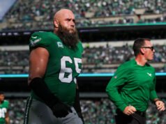 All-Pro Eagles RT Lane Johnson não jogará contra o 49ers; São Francisco recupera Trent Williams