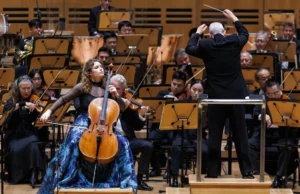 O novo trabalho da compositora cingapuriana Joyce Koh dá à Terra seu destino em Planetas de Holst