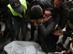 Forças israelenses matam crianças e jornalistas palestinos no dia mais mortal em Gaza desde o cessar-fogo