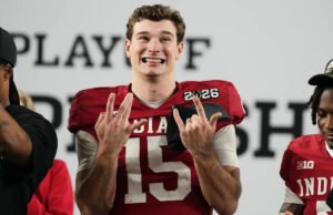 Plano de 6 etapas de Josh Pate para construir a programação perfeita de futebol universitário