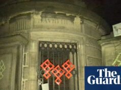 Tumba do filósofo David Hume em Edimburgo vandalizada com símbolos ‘satânicos’ | Edimburgo