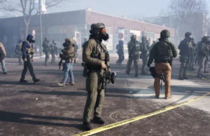 Presidente Trump toma medidas para cortar financiamento para câmeras corporais ICE para reduzir a vigilância