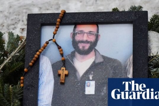 A arrecadação de fundos online para Alex Pretty arrecada quase US $ 500.000 por dia após o tiroteio fatal em Minneapolis