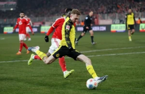 Dortmund venceu o anfitrião Union por 3 a 0 e diminuiu a diferença para o líder Bayern