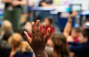 O alto custo dos cuidados infantis está forçando as mães a repensar a possibilidade de ter filhos