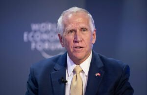 Os republicanos estão pedindo cada vez mais uma investigação mais profunda sobre o tiroteio mortal em Minneapolis