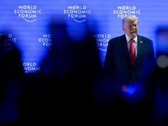 A mídia saudou o discurso de Trump em Davos como “muito poderoso” enquanto o mundo tremia