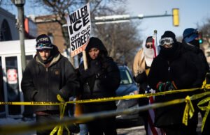 Principal democrata do Senado promete bloquear financiamento do ICE