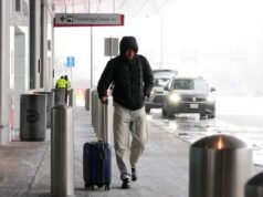 Tempestade de inverno cancela 13 mil voos e corta energia nos EUA