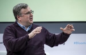 Reid Hoffman exorta os líderes do Vale do Silício a pararem de se ajoelhar diante do presidente Trump