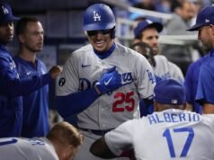 O ex-jogador utilitário dos Dodgers anunciou sua aposentadoria imediata aos 33 anos
