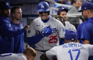 O ex-jogador utilitário dos Dodgers anunciou sua aposentadoria imediata aos 33 anos