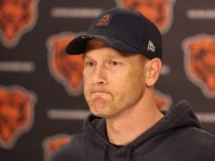 Bears sofre lesão no final da temporada como titular na vitória nos playoffs contra Packers