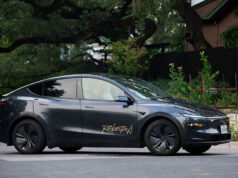 Tesla começa a oferecer passeios de robotáxi em Austin sem motorista de segurança humano